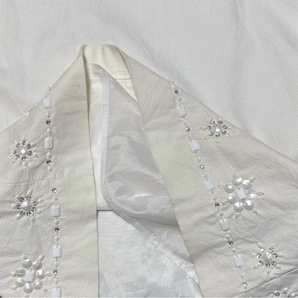 Ann Taylor LOFT White Sleeveless Sheath Dress - Beaded Floral Hem - Size 0 - Picture 7 of 8